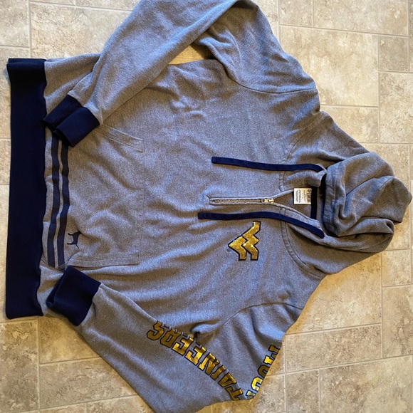 PINK - Picture 3 of 3